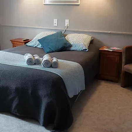 La Des Fleurs B&B 라루브불