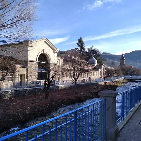 La Des Fleurs B&B 라루브불